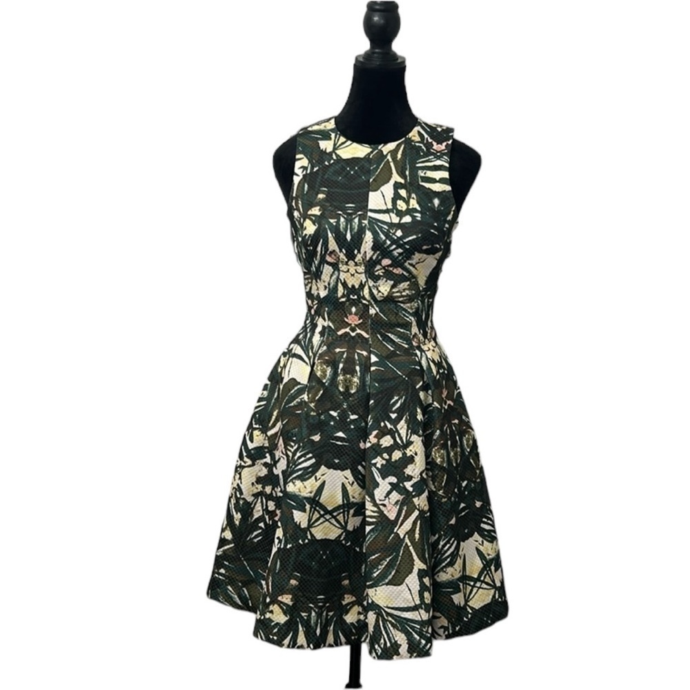 H&M Tropical Dress Size 2 with Pockets textured Palm Leaves print